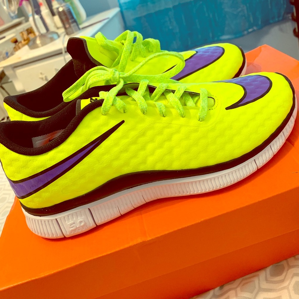 Never before worn Nike free hyper venoms!